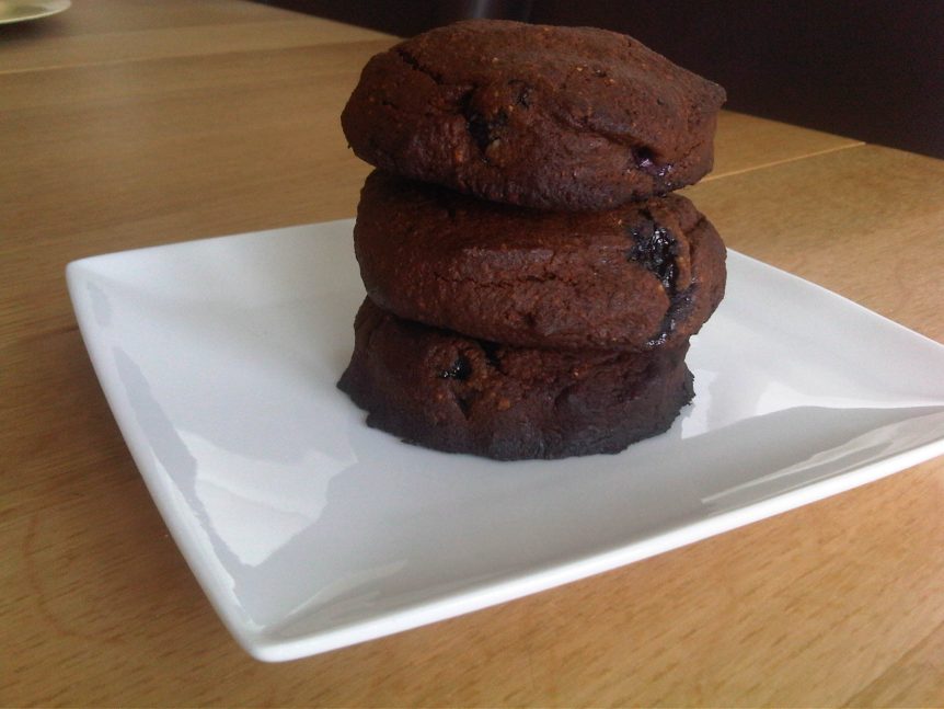 brownies met hazelnoten en blauwe bessen