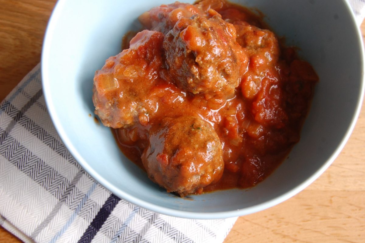 Indiase gehaktballen in romige tomatensaus
