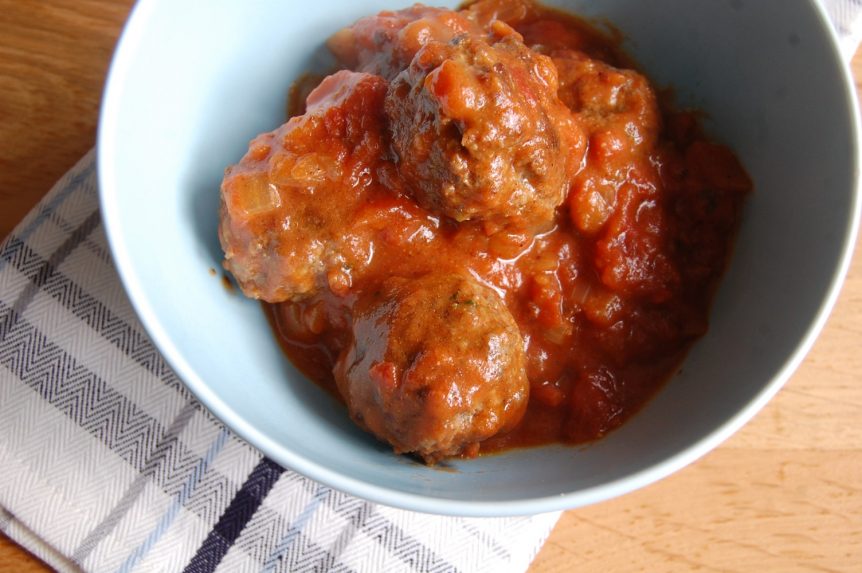 Indiase gehaktballen in romige tomatensaus
