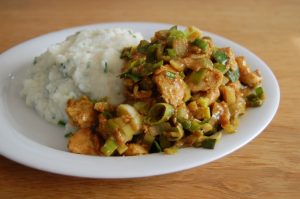 Kipcurry met bloemkoolpuree