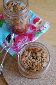 Stoofperencrumble met pruimen
