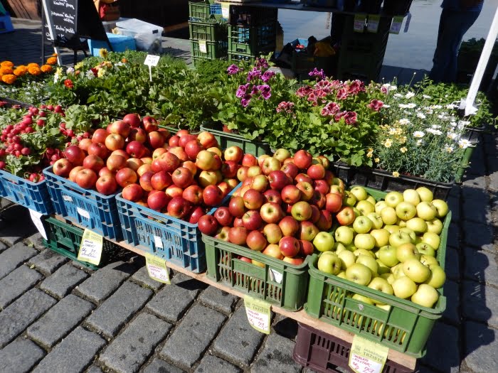Naplavka markt