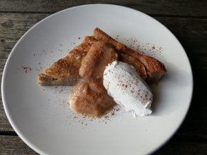 Paleo Peer Clafoutis met Perencustard en Kokosroom