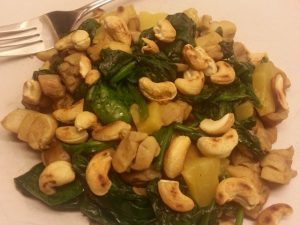 Spinazie kip met geroosterde cashewnoten