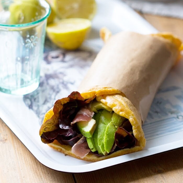 Supersnelle Paleo ontbijt wraps met spek en avocado