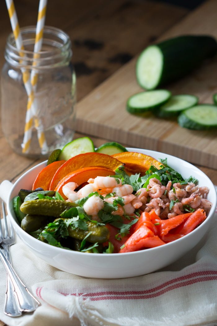 Frisse vissalade met geroosterde pompoen