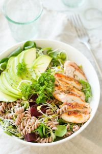 Luxe Paleo Pastasalade met Gebakken Kip
