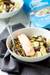 Zeewierpasta met bloemkool en zalm