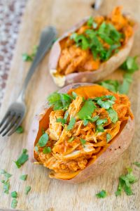 Gevulde Zoete Aardappel met BBQ Pulled Chicken