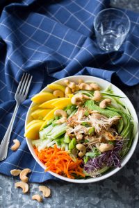 Loempia Bowl met pulled chicken