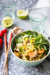 Biefreepjes uit de wok met notensaus