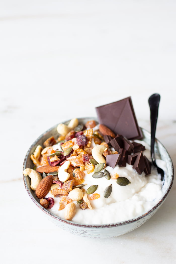 Zelf yoghurt maken zonder machine kokosyoghurt amandelyoghurt Paleo bowl muesli