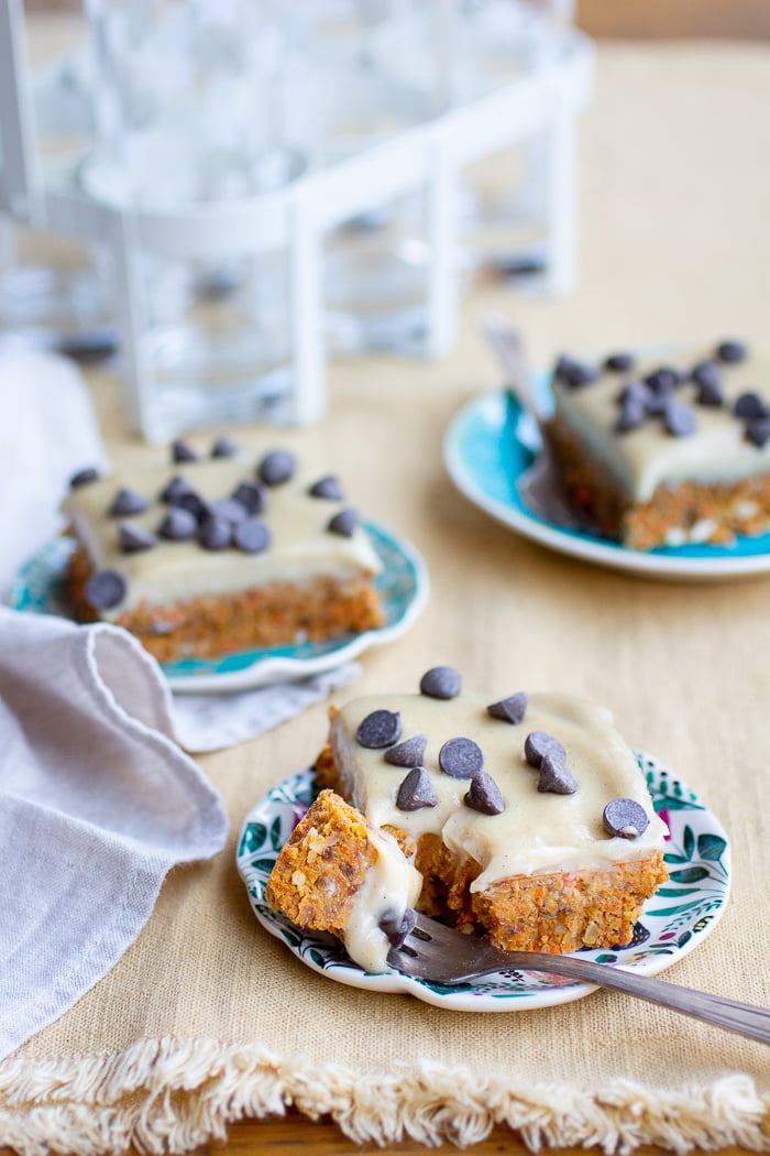 Rauwe carrot cake met vanillefrosting